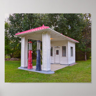 Alte Tankstelle in Red Oak II, Missouri Poster