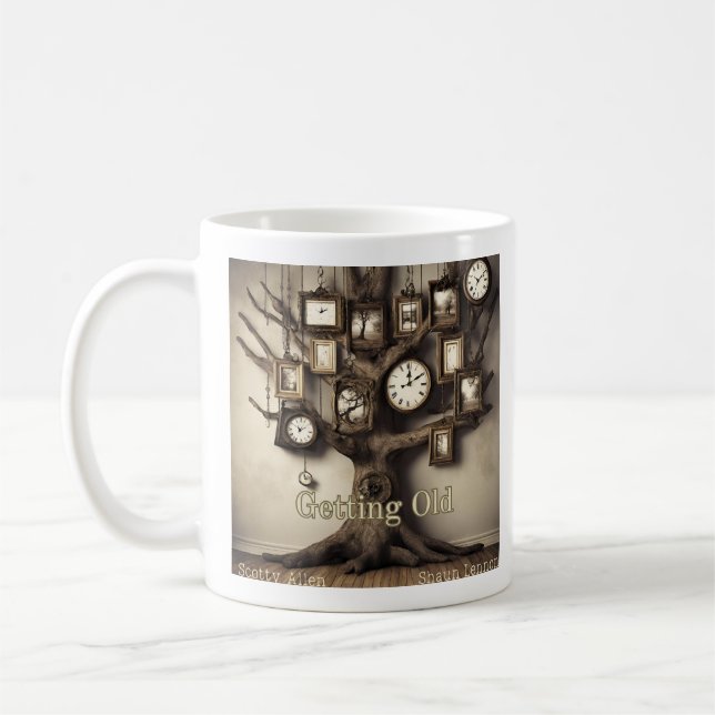 Alte Tasse des Kaffees (Links)