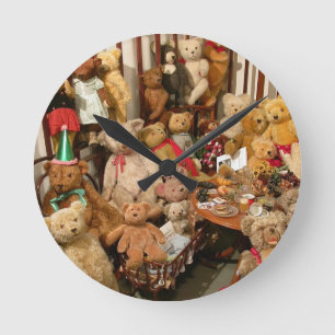 Alte Teddybären-Sammlung Runde Wanduhr