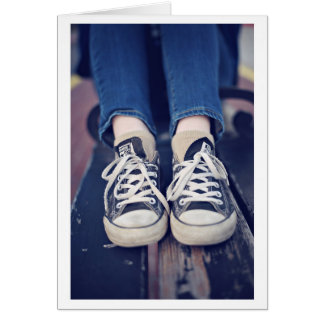 Alte Tennisschuhe ausgeblichen