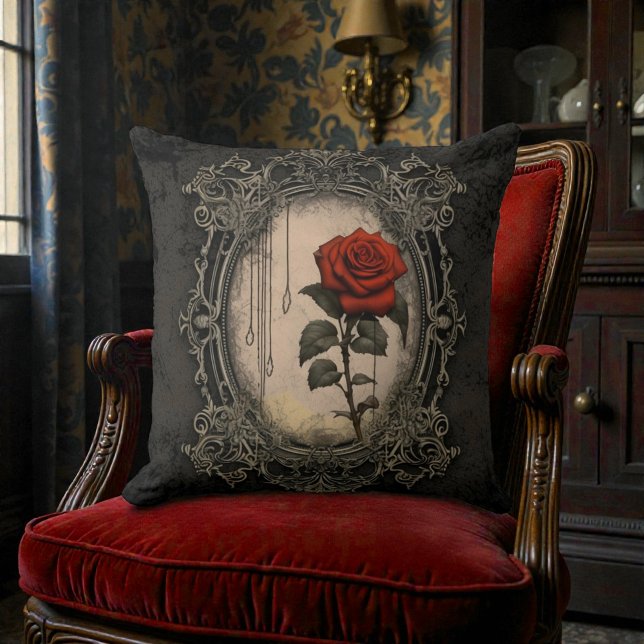 Alte viktorianische Schwärze mit roter Rose Kissen (Von Creator hochgeladen)