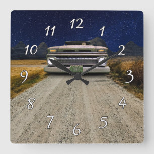 Alte Vintage-Ratten-Rod-Pickup-Truck Zombie-Fahrer Quadratische Wanduhr