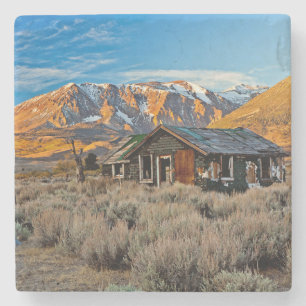 Alter Bauernhof an der Hwy 395 im June Lake Steinuntersetzer