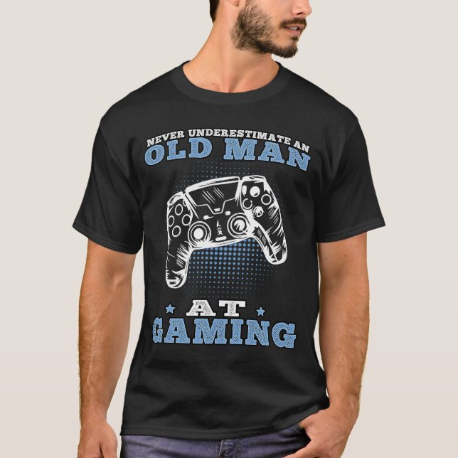 Alter Mann bei Gaming Gamepad Videogames Gamer T-Shirt (Vorderseite)