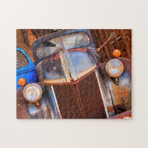Alter rostiger Lastwagen auf einem Bauernhof Puzzle