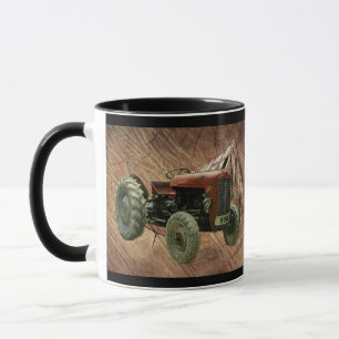 Alter roter Traktor rustikale Scheune Tasse