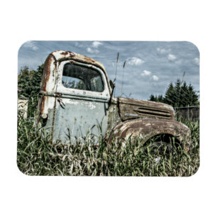 Alter Schrottwagen - Rostiger Vintage-Bauernhofwag Magnet