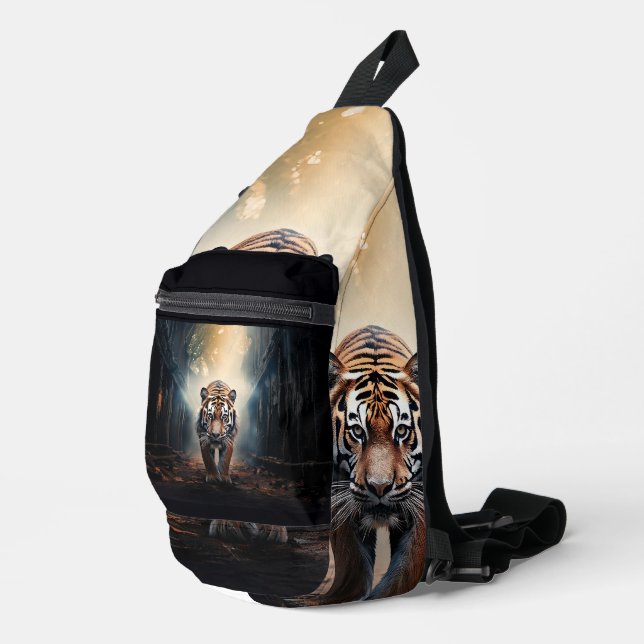 Alter schwarzer und orangefarbener Tiger in einem  Crossbody Bag (Rechte Ecke)