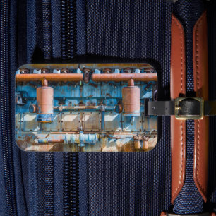 Alter und rostiger Atlas Imperial Diesel Motor in  Gepäckanhänger