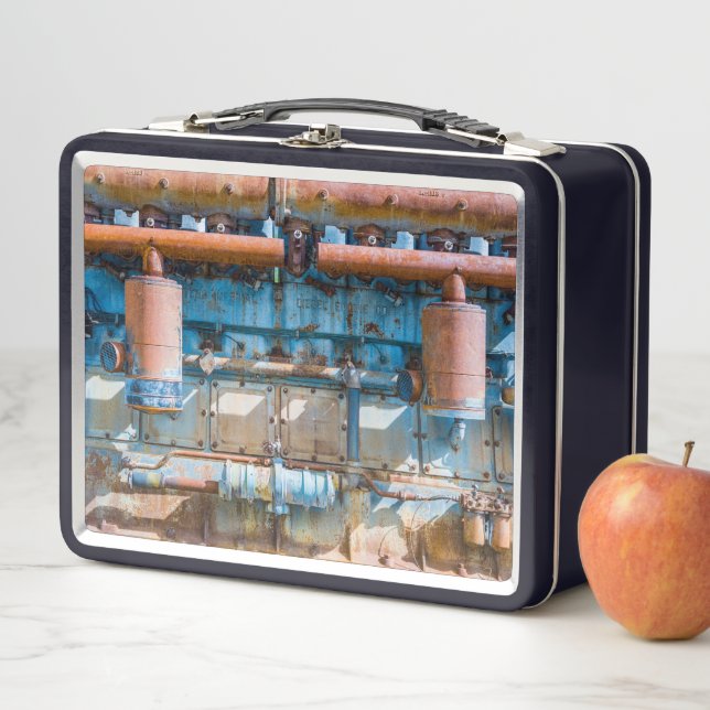 Alter und rostiger Atlas Imperial Diesel Motor in  Metall Brotdose (Beispiel)