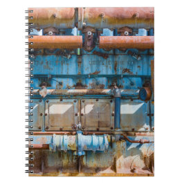 Alter und rostiger Atlas Imperial Diesel Motor in Notizblock