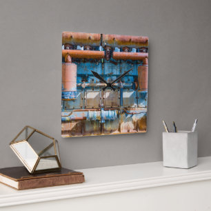 Alter und rostiger Atlas Imperial Diesel Motor in  Quadratische Wanduhr