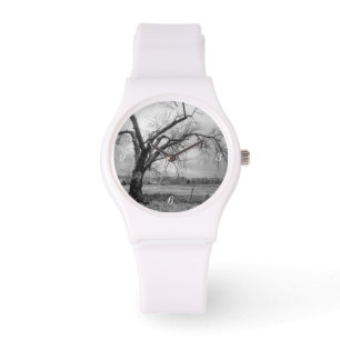 Alter Winterbaum Graustufen Weiße Uhr