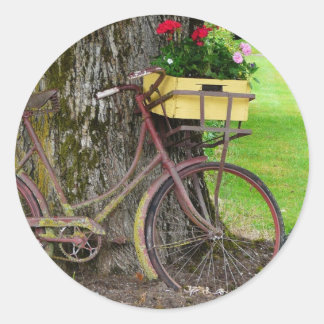 Altes antikes Fahrrad mit Blume Basket Runder Aufkleber