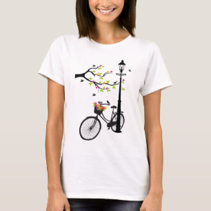 Altes Fahrrad mit Lampe, Blumenkorb, Vögeln, Baum T-Shirt
