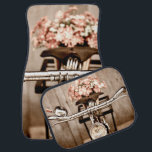 Altes Fahrrad und Blume verschwinden im Hintergrun Autofußmatte<br><div class="desc">Altes Fahrrad und Blume verschwimmen im Hintergrund in Vintagem alten Film. Klassisches Design-Bike mit Holzwand im Hintergrund. Vintag,  Fahrrad,  Fahrrad,  Blume,  Retro,  alt,  Garten,  antike,  romantische,  Detail,  Straße,  Szene,  Dekoration,  Korb,  Fahrrad,  Design,  Rost,  Hintergrund,  Florist,  Naturvintage,  Retro,  Illustration,  Illustration, </div>