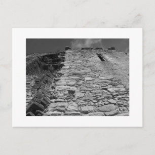 Altes Gebäude. Stone Wall und Sky. Postkarte