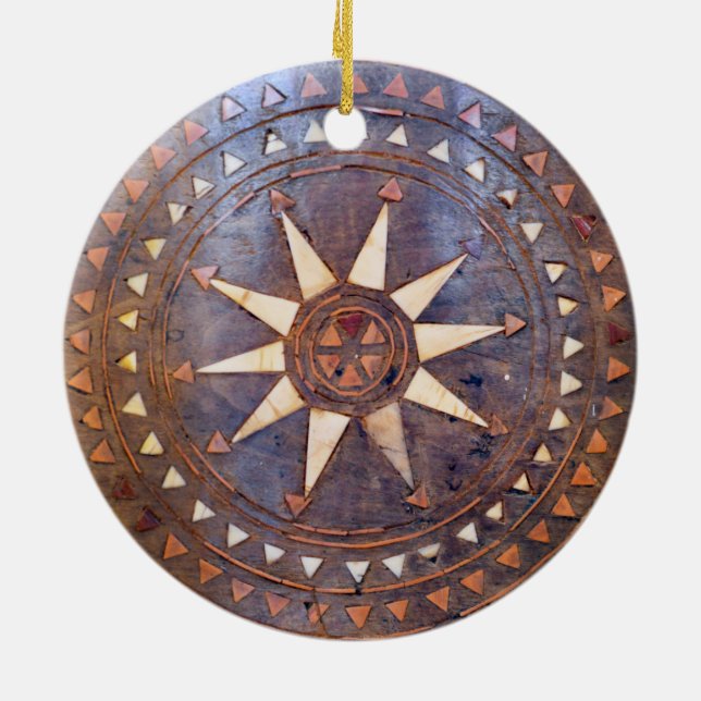 altes griechisches Symbol aus Holz, ethnische Sonn Keramikornament (Hinten)