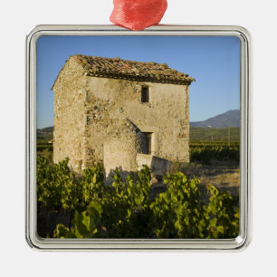 Altes Haus im Comtat Venaissin, Vaucluse, Ornament Aus Metall