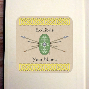 Altes keltisches Schild und Speer-Buchzeichen Quadratischer Aufkleber