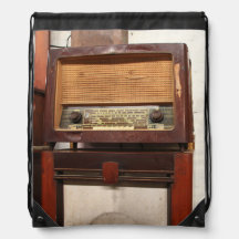 altes klassisches Radio aus Holz
