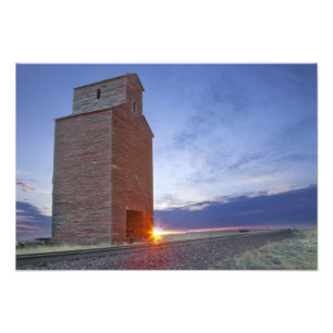 Altes Korn in Collins Montana bei Sonnenaufgang Fotodruck