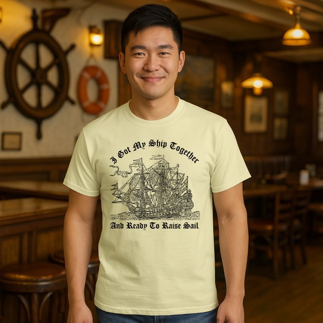 Altes Piratenschiff T-Shirt (Von Creator hochgeladen)