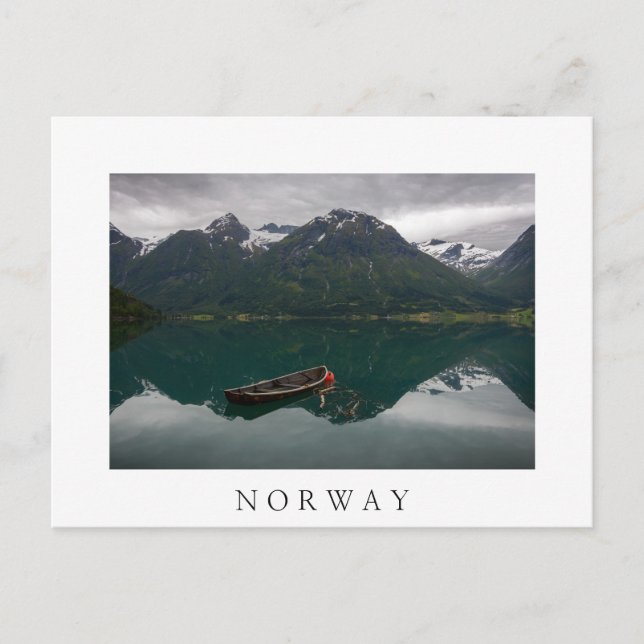 Altes Ruderboot und Berg in Norwegen weiße Postkar Postkarte (Vorderseite)