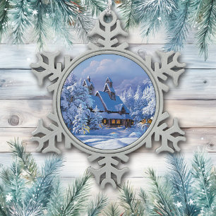 Altes schneebedecktes Haus und Wald Schneeflocken Zinn-Ornament