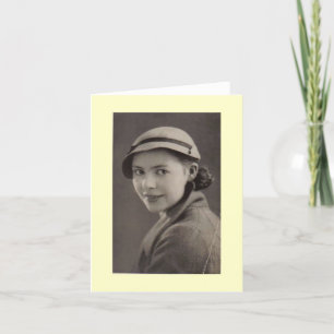 Altes Schwarz-Weiß-Foto der wunderschönen Dame aus Karte