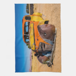 Altes und verlassenes Auto in Solitaire, Namibia Geschirrtuch