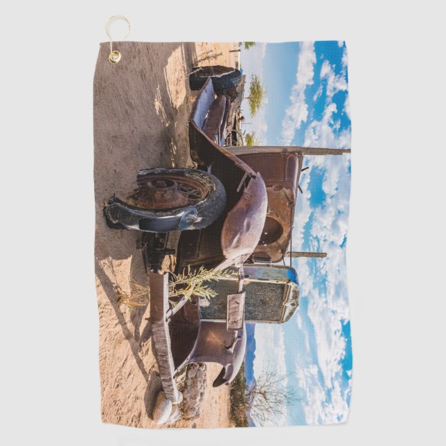 Altes und verlassenes Auto Nr. 3 in Solitaire, Nam Golfhandtuch (Vorderseite)