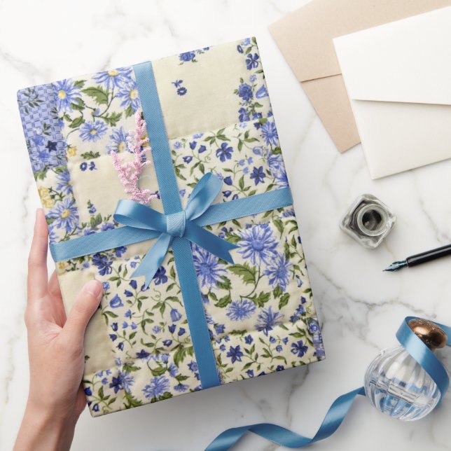 Althergebrachtes blaues Blumen-Quiltmuster  Geschenkpapier (Schenken)