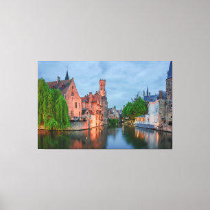 Altstadt und Belfischer Turm am Abend in Brügge Leinwanddruck