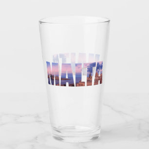 Altstadt von Valletta und Hafen Malta Text Glas