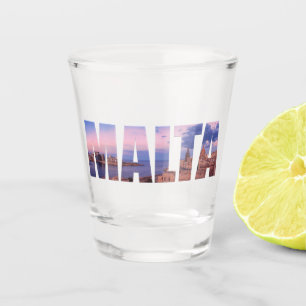 Altstadt von Valletta und Hafen Malta Text Schnapsglas