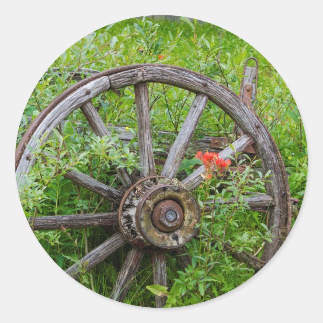 Altwagenrad in der historischen Altstadt von Gold  Runder Aufkleber (Vorderseite)