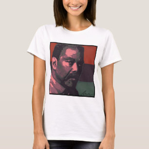 Alvin Ailey mit Pan-Afrikanischer Flagge im T-Shirt