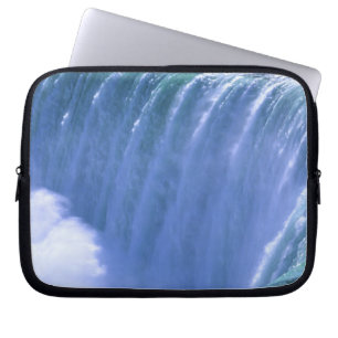 Am Rande der mächtigen Niagara-Fälle, New York Laptopschutzhülle