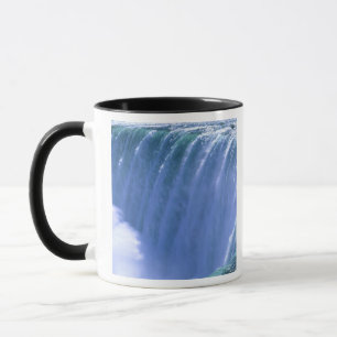 Am Rande der mächtigen Niagara-Fälle, New York Tasse