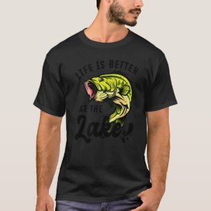 Am See beim Bassangeln T-Shirt