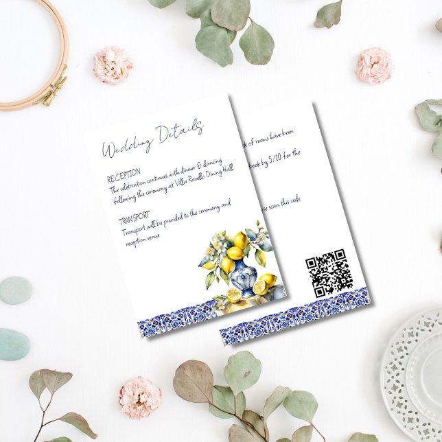 Amalfi Italienisch blaue Fliesen Zitronen Hochzeit Begleitkarte (Amalfi Italian blue tiles lemons Mediterranean themed wedding details Enclosure Card qr website)