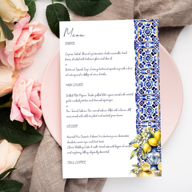 Amalfi Italienische blaue Fliesen Zitronenkarte (Amalfi Italian blue tiles lemons menu card template personalized wedding tableware elegant menu card)