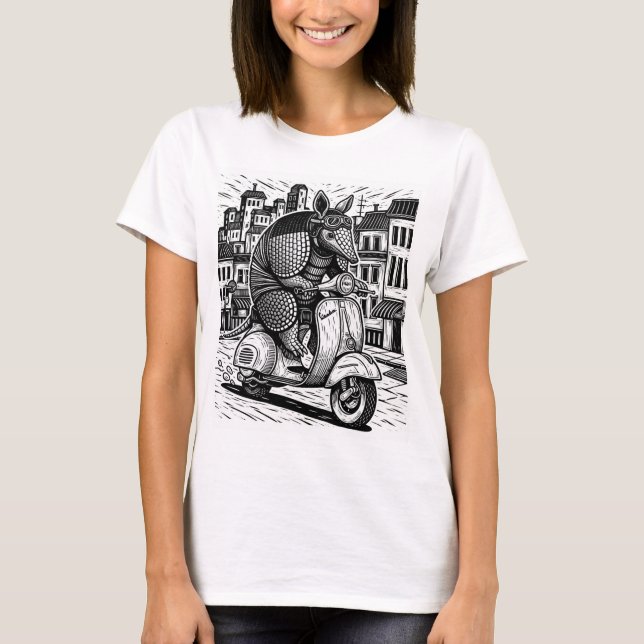 Amardillo fährt auf einem Vespa T-Shirt (Vorderseite)
