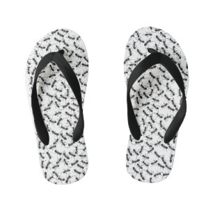 Ameisen an kinderbadesandalen