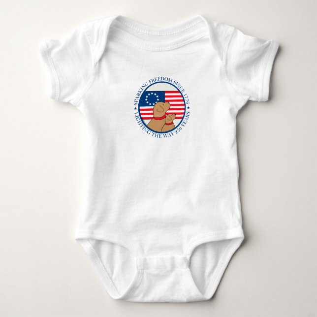 America 250 Sparking Freedom Short Sleeve Baby Strampler (Vorderseite)