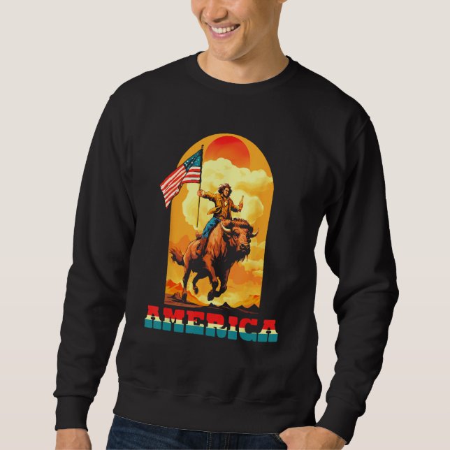 America Dude Riding On A Buffalo Drinking Beer Wit Sweatshirt (Vorderseite)