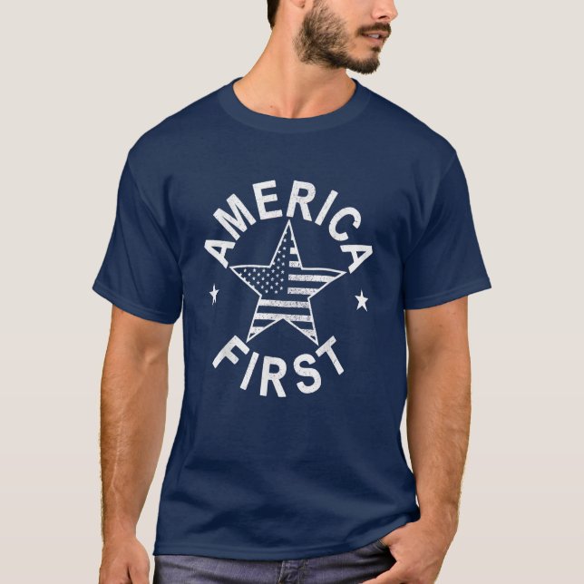 America First Distressed USA Flag Patriotic T-Shirt (Vorderseite)