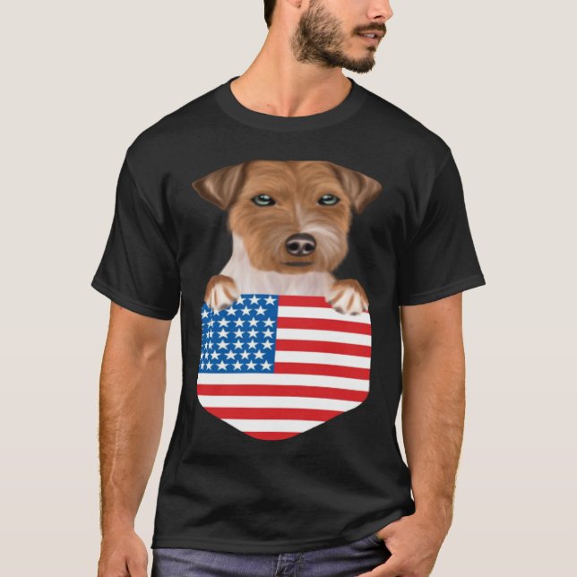 America Flag Russell Terrier Dog In Pocket T-Shirt (Vorderseite)
