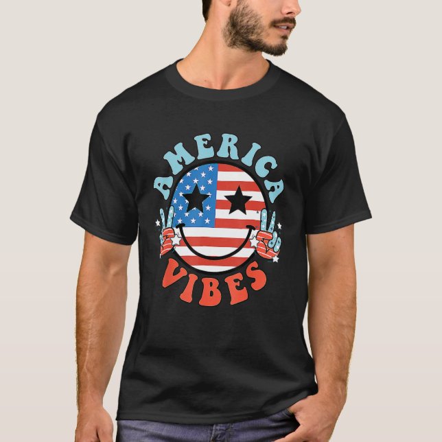 America Vibes Happy Face Smile American Flag 4th O T-Shirt (Vorderseite)